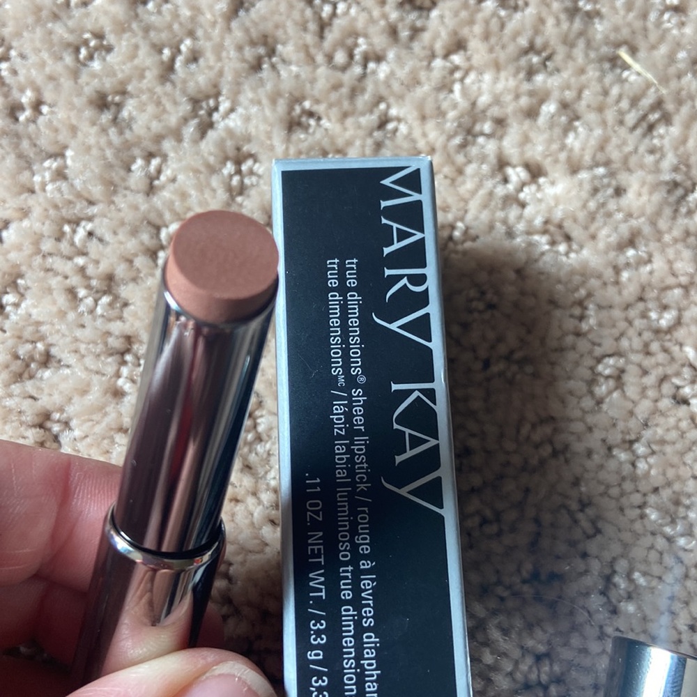 True dimensions sheer lipstick, mary Kay